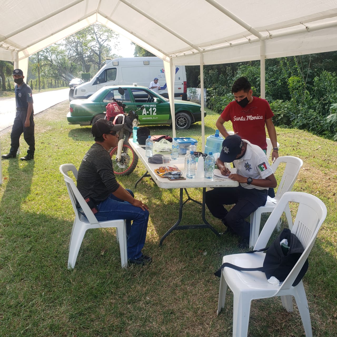 PRESIDENTE MUNICIPAL DE AQUISMÓN Y GUARDIA NACIONAL SUPERVISAN FILTROS