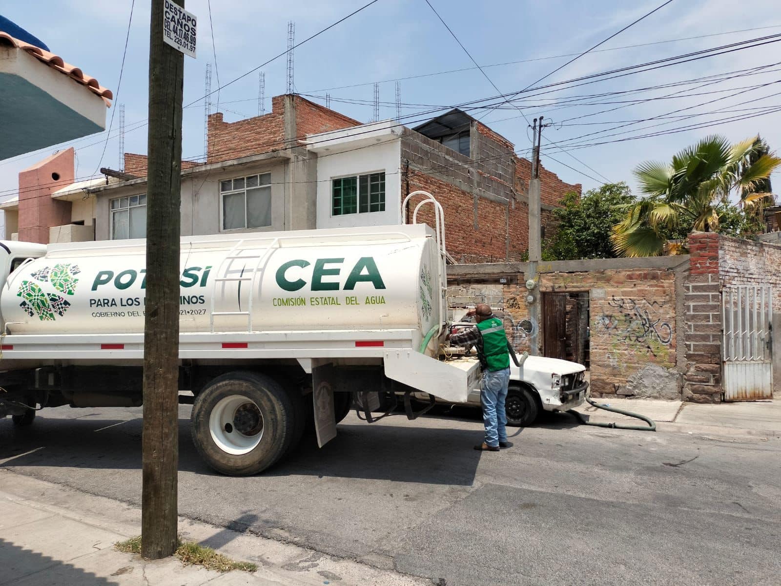 ESTADO ADELANTA APOYO A LAS FAMILIAS CON DISTRIBUCIÓN DE AGUA GRATUITA