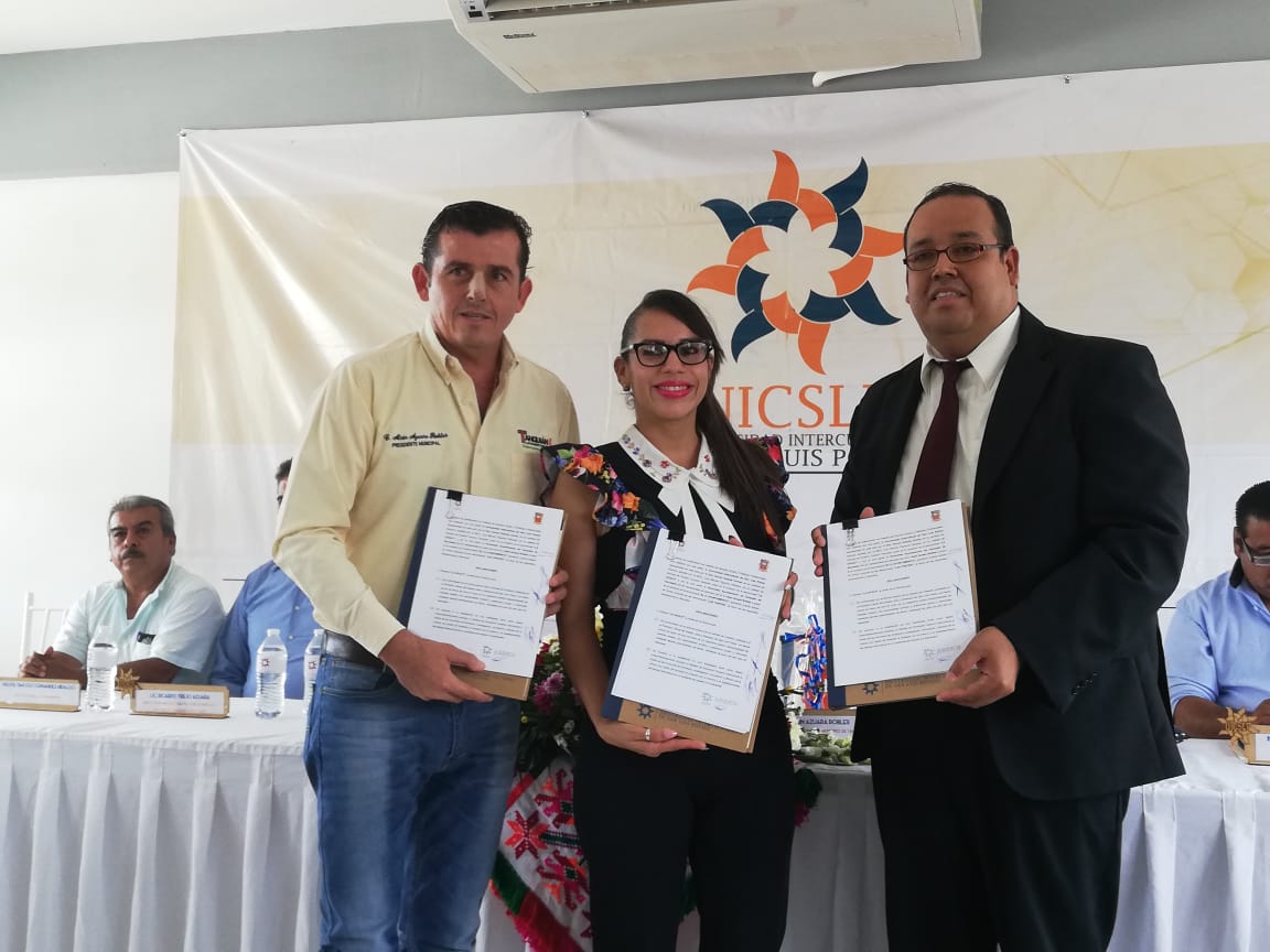 UICSLP FIRMAN CONVENIO DE SERVICIO SOCIAL Y PRÁCTICAS PROFESIONALES CON EL AYUNTAMIENTO DE TANQUIÁN UICSLP FIRMAN CONVENIO DE SERVICIO SOCIAL Y PRÁCTICAS PROFESIONALES CON EL AYUNTAMIENTO DE TANQUIÁN