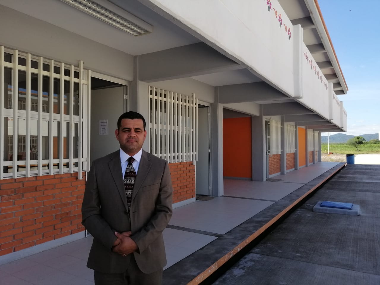 Javier Rivera Rodríguez toma posesión como nuevo director de la UICSLP en Valles