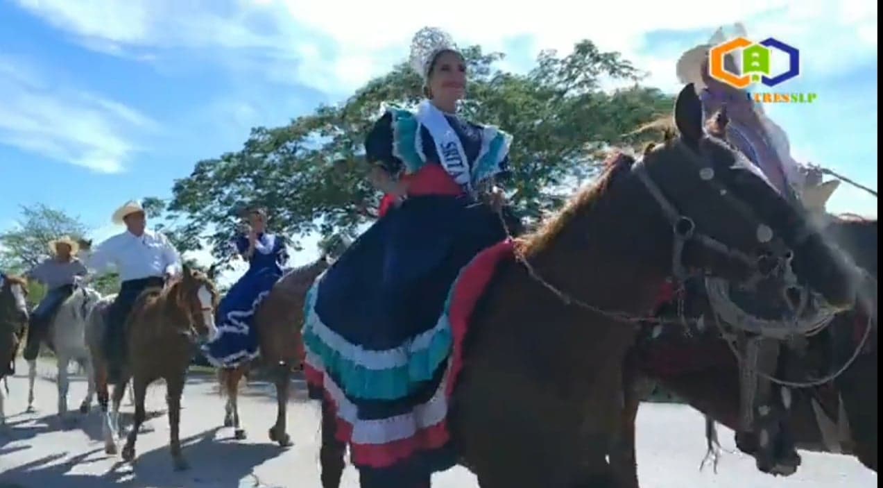 Realizan cabalgata con motivo a fiestas de Xantolo en San Vicente