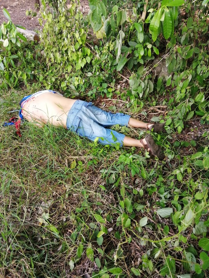 Encuentran a hombre muerto a balazos en carretera rumbo al crucero de Tamasopo Encuentran a hombre muerto a balazos en carretera rumbo al crucero de Tamasopo