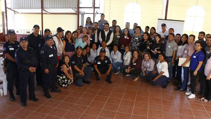 Funcionarios reciben capacitación en “Equidad de Género” por la FGJE. Funcionarios reciben capacitación en “Equidad de Género” por la FGJE.