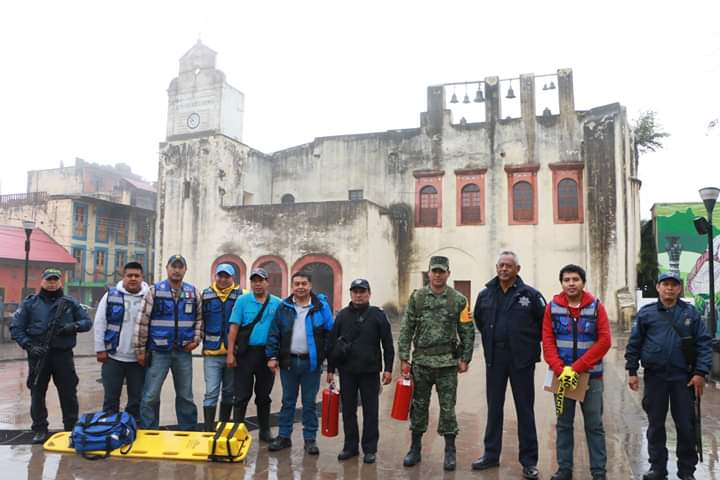 Simulacro de conato de incendio en el centro de Xilitla.