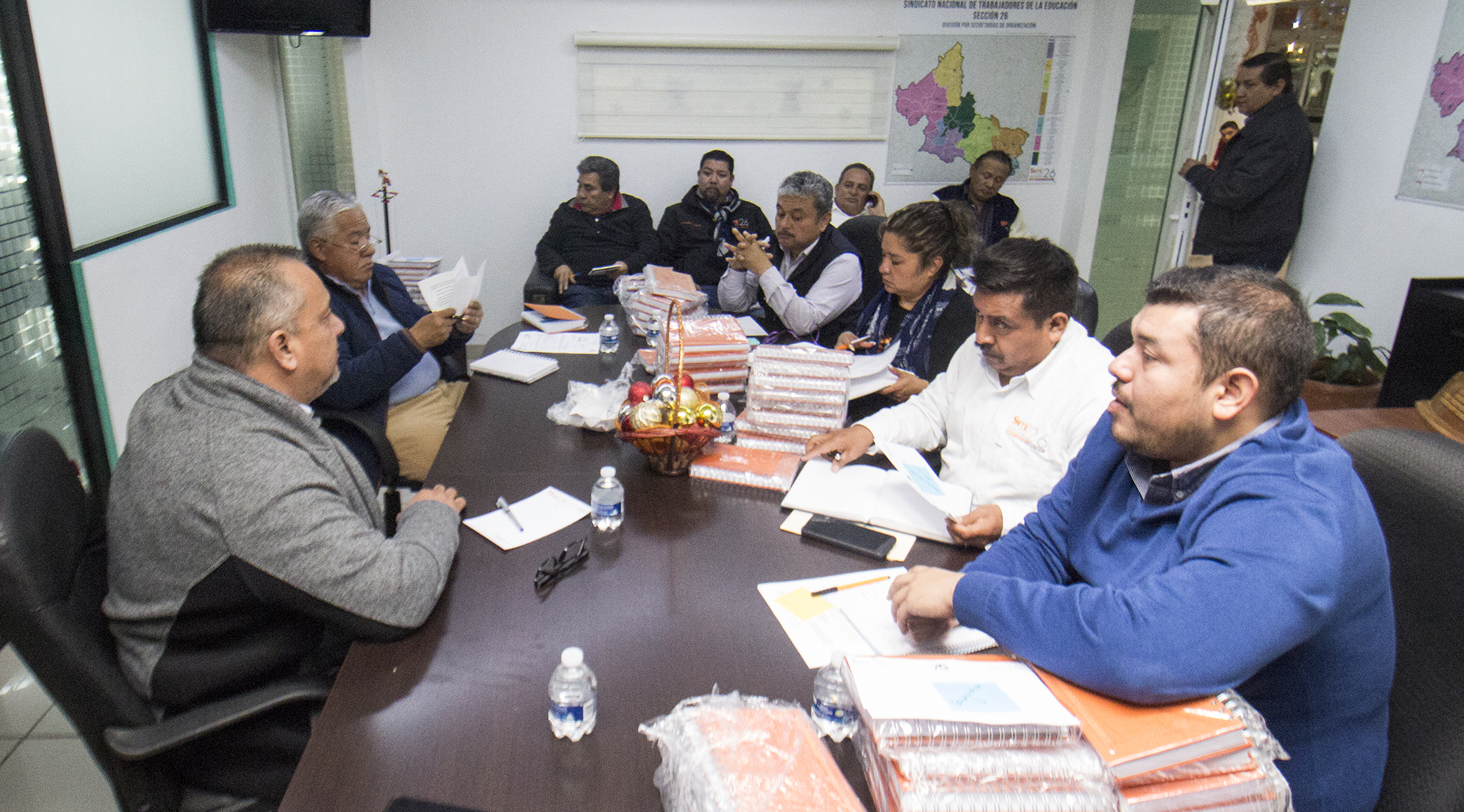Prof. Alejo Rivera Ávila encabeza reunión de trabajo con Secretarios de Organización.
