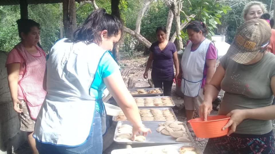 DIF de Tanquián lleva talleres de panadería y corte de pelo gratis a localidades