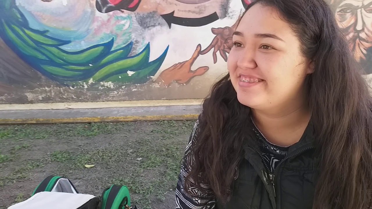 Estudiantes del Tecnológico de Ciudad Valles venden dulces para pagar sus estudios