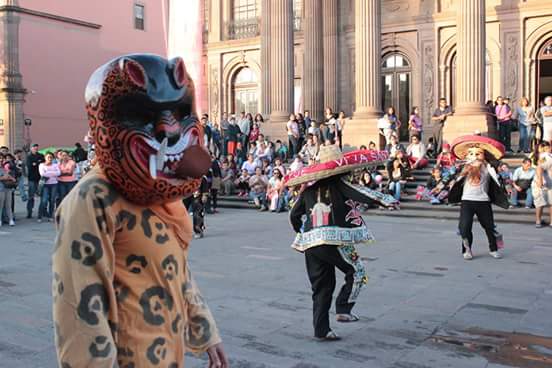 DANZA DE TECUANES Y MÁSCARAS