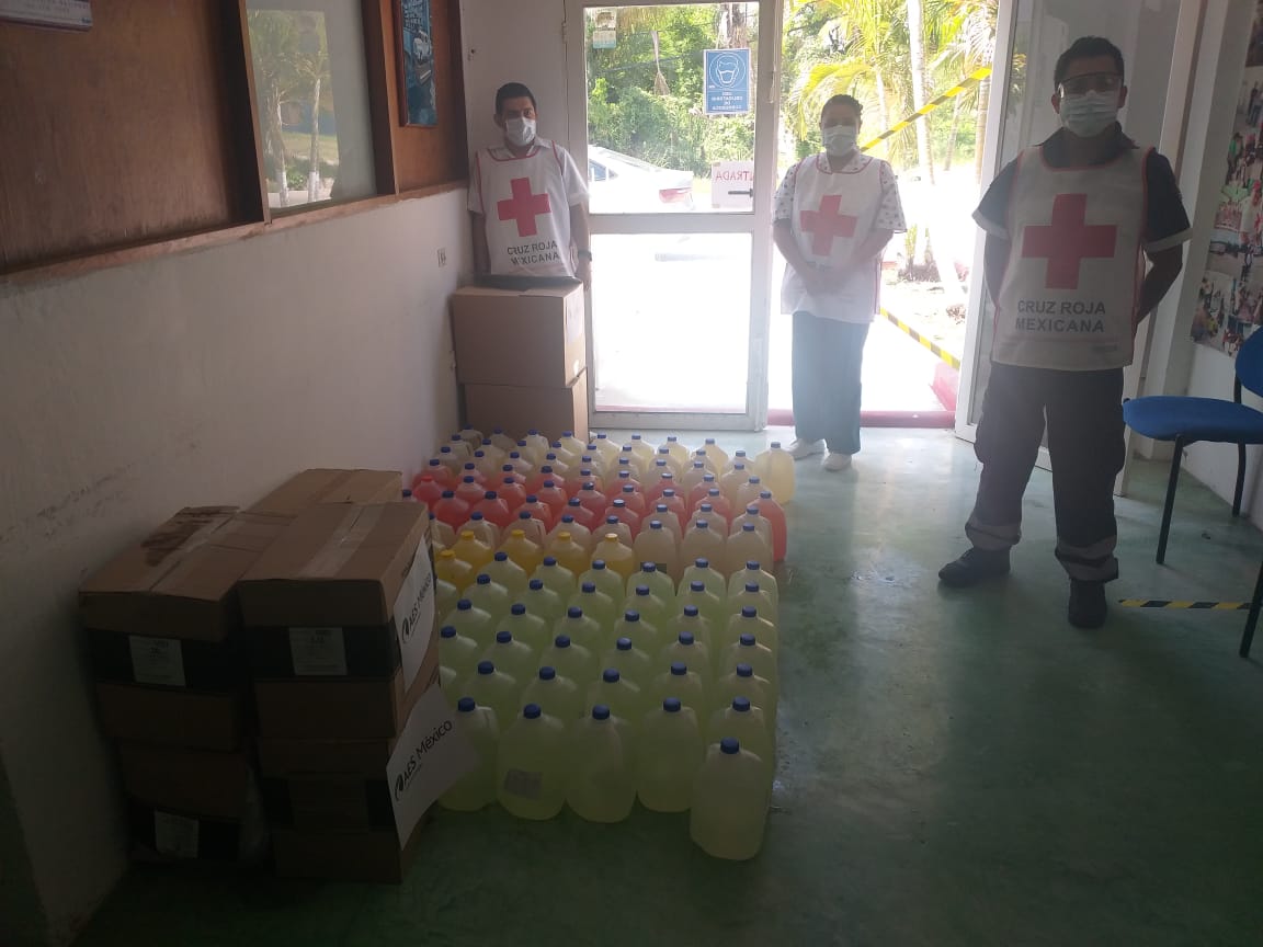Donan material de limpieza y seguridad a la Cruz Roja Donan material de limpieza y seguridad a la Cruz Roja
