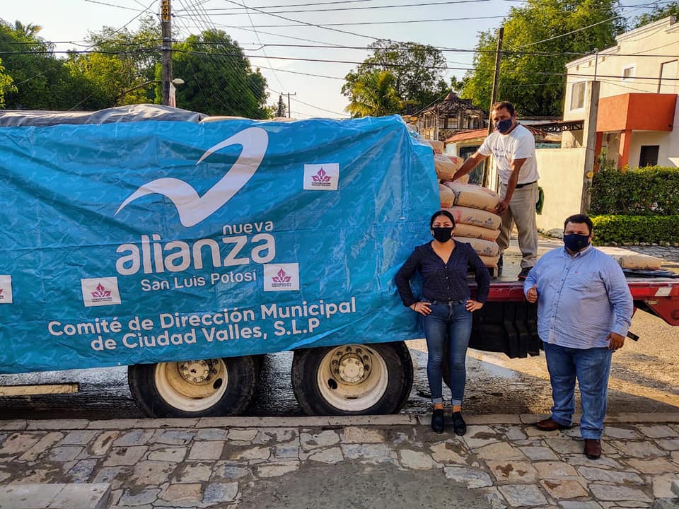 28 toneladas de cemento entrega Comite Municipal de Nueva Alianza como parte del programa Social