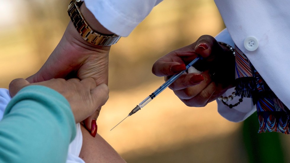 AMLO ordena que empresas y gobiernos estatales adquieran vacuna contra el COVID-19