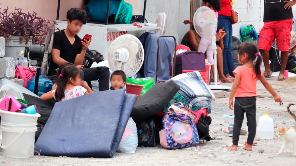 Familias migrantes sobrepasan capacidad de albergues en Matamoros