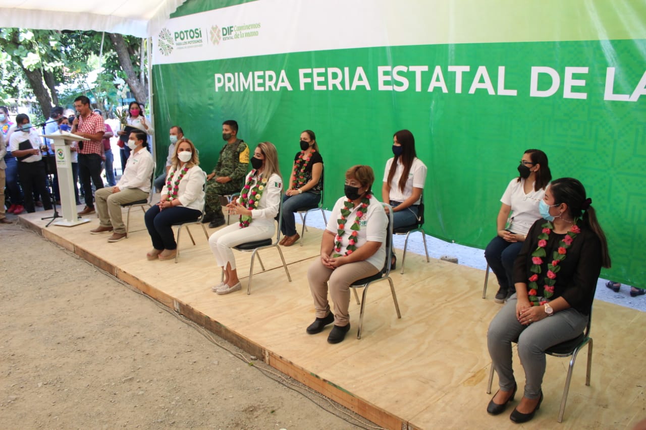 ASISTE PRESIDENTA DEL SMDIF A PRIMERA FERIA ESTATAL DE SALUD EN SAN CARLOS