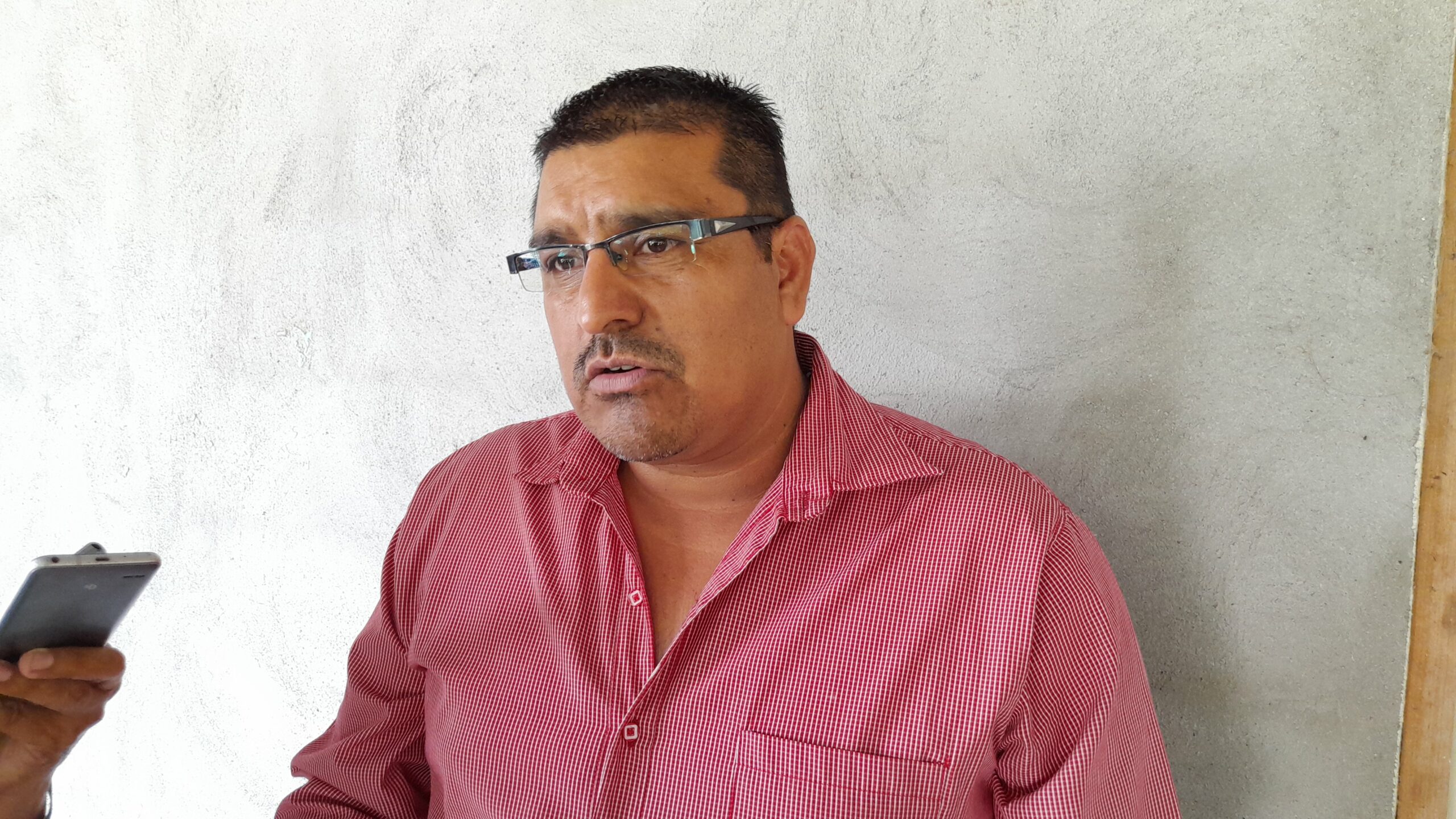 Inicia construcción de galeras y techados en planteles educativos