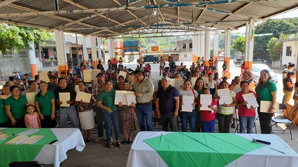 TEMO BALDERAS HACE ENTREGA DE 300 TRAMITES DE CERTIFICACION DE CURP Y ENMIENDAS A POBLADORES DE TAMPAXAL
