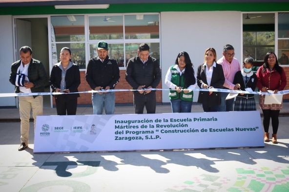 AVANZA GALLARDO CARDONA DIGNIFICACIÓN DE ESPACIOS EDUCATIVOS CON NUEVA INFRAESTRUCTURA AVANZA GALLARDO CARDONA DIGNIFICACIÓN DE ESPACIOS EDUCATIVOS CON NUEVA INFRAESTRUCTURA