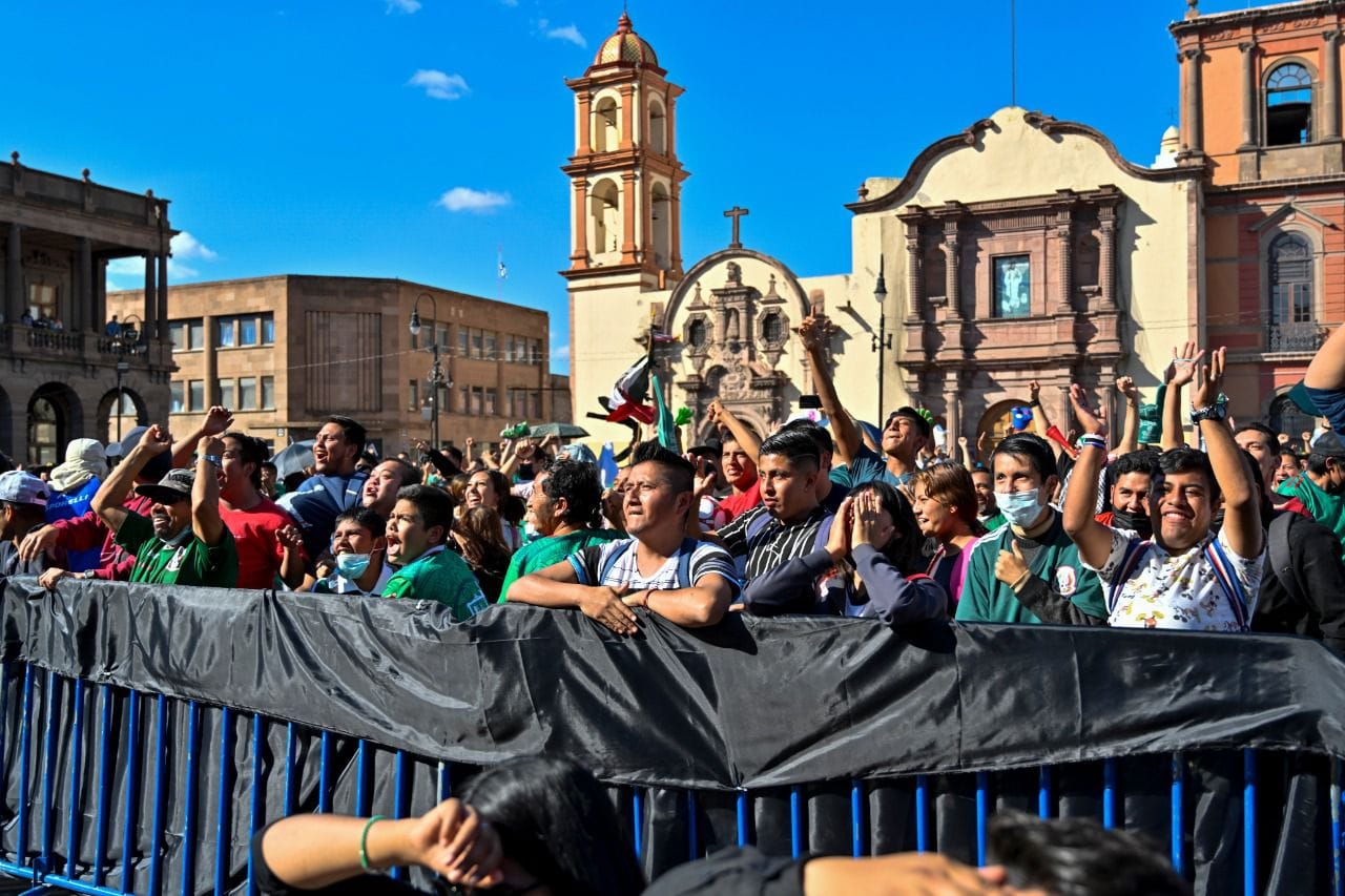 CONCLUYE LA FIESTA MUNDIALISTA EN LA PLAZA DE LOS FUNDADORES