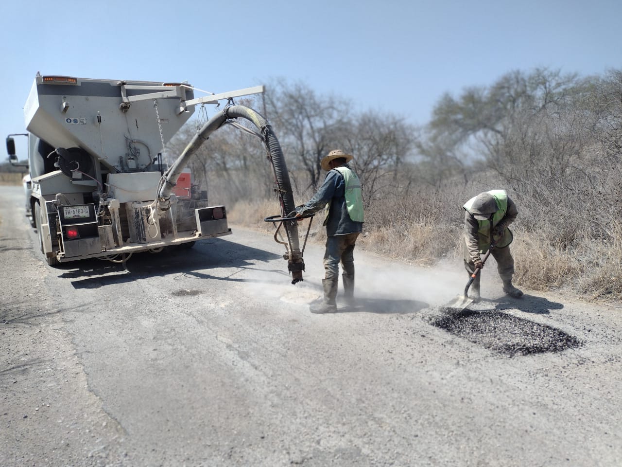 CONCLUYE JEC TRABAJOS DE CONSERVACIÓN EN CAMINO DE LAGUNILLAS CONCLUYE JEC TRABAJOS DE CONSERVACIÓN EN CAMINO DE LAGUNILLAS