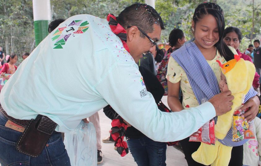 ALCALDE Y GOBERNADOR FESTEJARÁN A LOS NIÑOS DE AQUISMÓN EL JUEVES ALCALDE Y GOBERNADOR FESTEJARÁN A LOS NIÑOS DE AQUISMÓN EL JUEVES