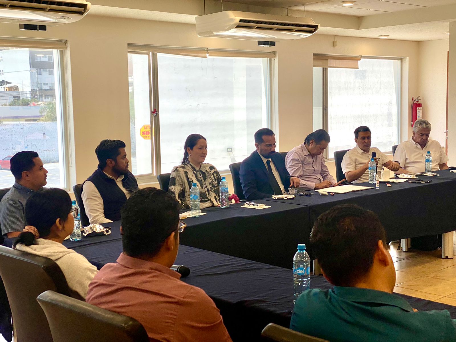 REALIZA SCT MESAS DE TRABAJO CON EMPRESARIOS DEL TRANSPORTE PÚBLICO Y ESTUDIANTES REALIZA SCT MESAS DE TRABAJO CON EMPRESARIOS DEL TRANSPORTE PÚBLICO Y ESTUDIANTES