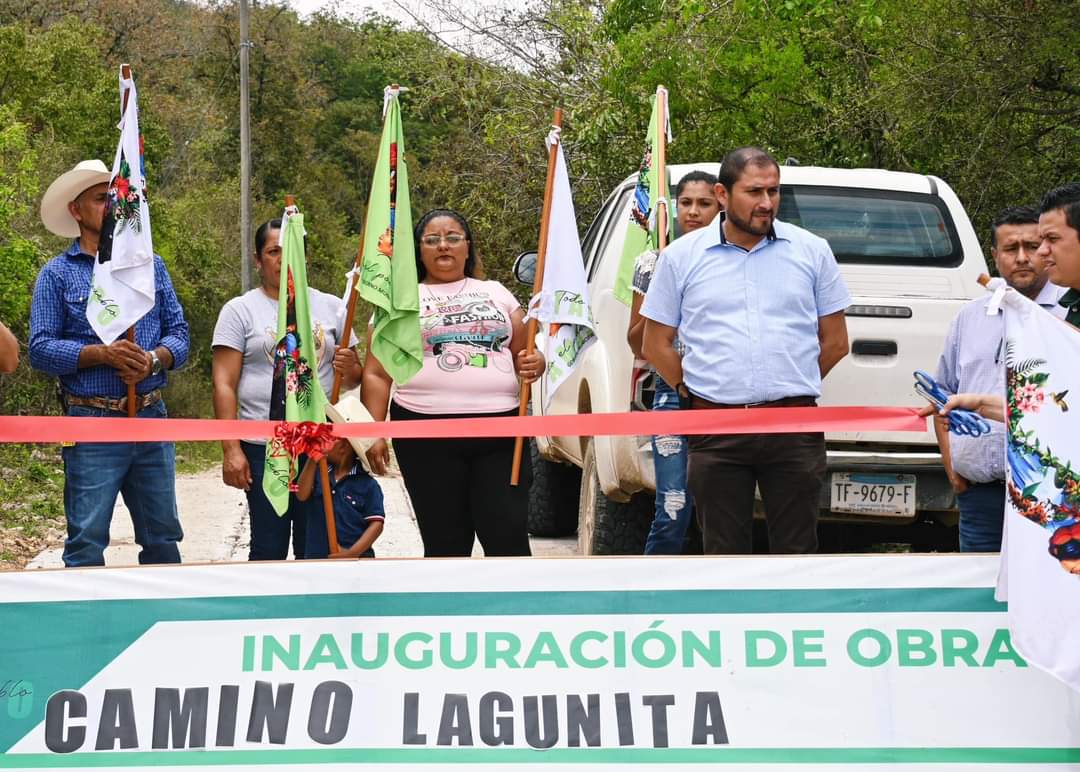 PRESIDENTE ENTREGA REHABILITACIÓN DE CAMINO EN LAGUNITA DE SAN FRANCISCO