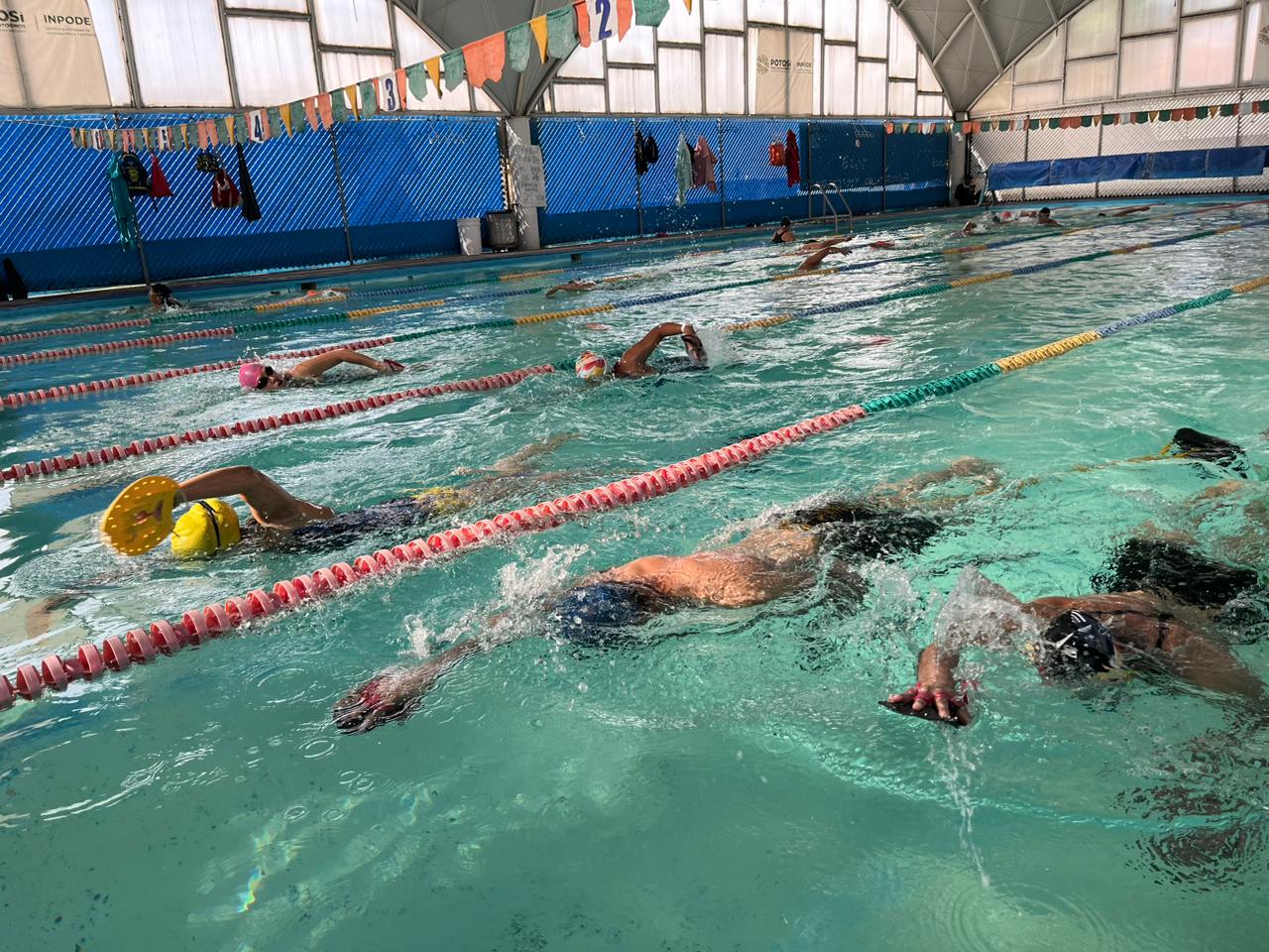 INVITA INPODE A CLASES DE NATACIÓN EN UNIDAD JOSÉ LÓPEZ PORTILLO