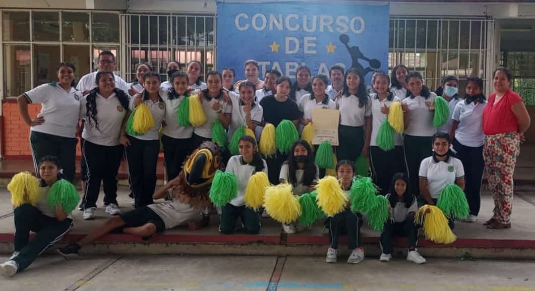 Secundaria Juan Ruiz de Alarcón gana concurso de tablas gimnásticas