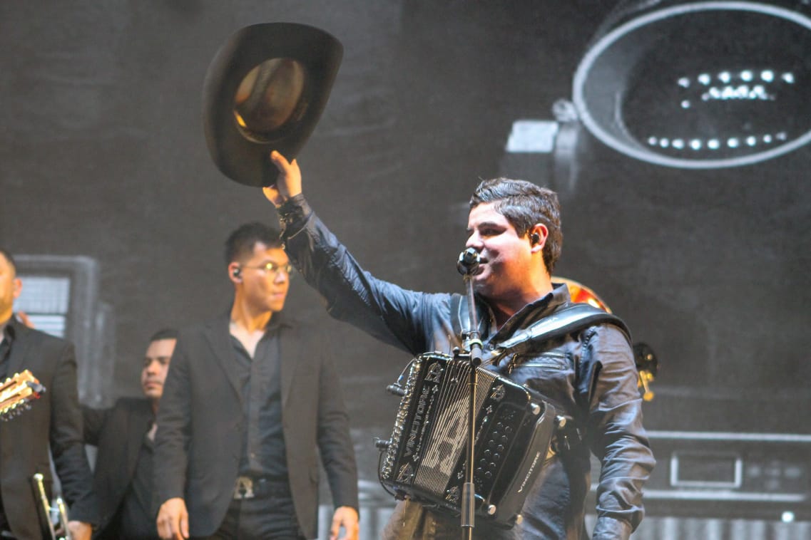 SIMPLEMENTE IMPRESIONANTE; ALFREDO OLIVAS ENCIENDE TEATRO DEL PUEBLO EN ANIVERSARIO DE VALLES SIMPLEMENTE IMPRESIONANTE; ALFREDO OLIVAS ENCIENDE TEATRO DEL PUEBLO EN ANIVERSARIO DE VALLES