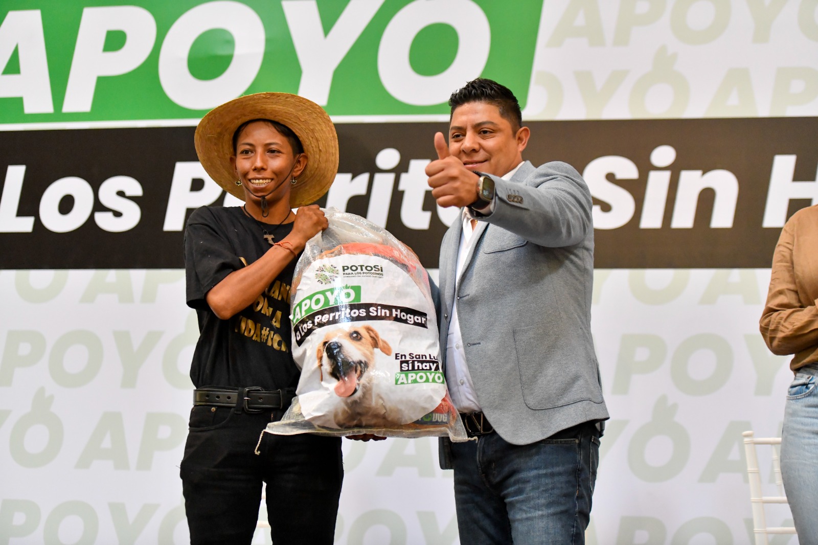 GUAU!, 14 TONELADAS DE ALIMENTO PARA PERRITOS, ENTREGA EL GOBIERNO DEL APOYO