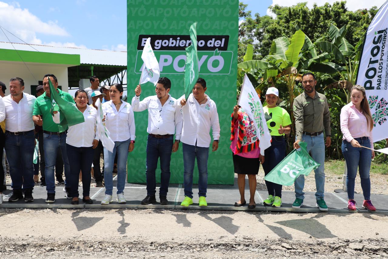 CON APOYO DE RICARDO GALLARDO XILITLA AVANZA EN EL COMBATE A LA POBREZA