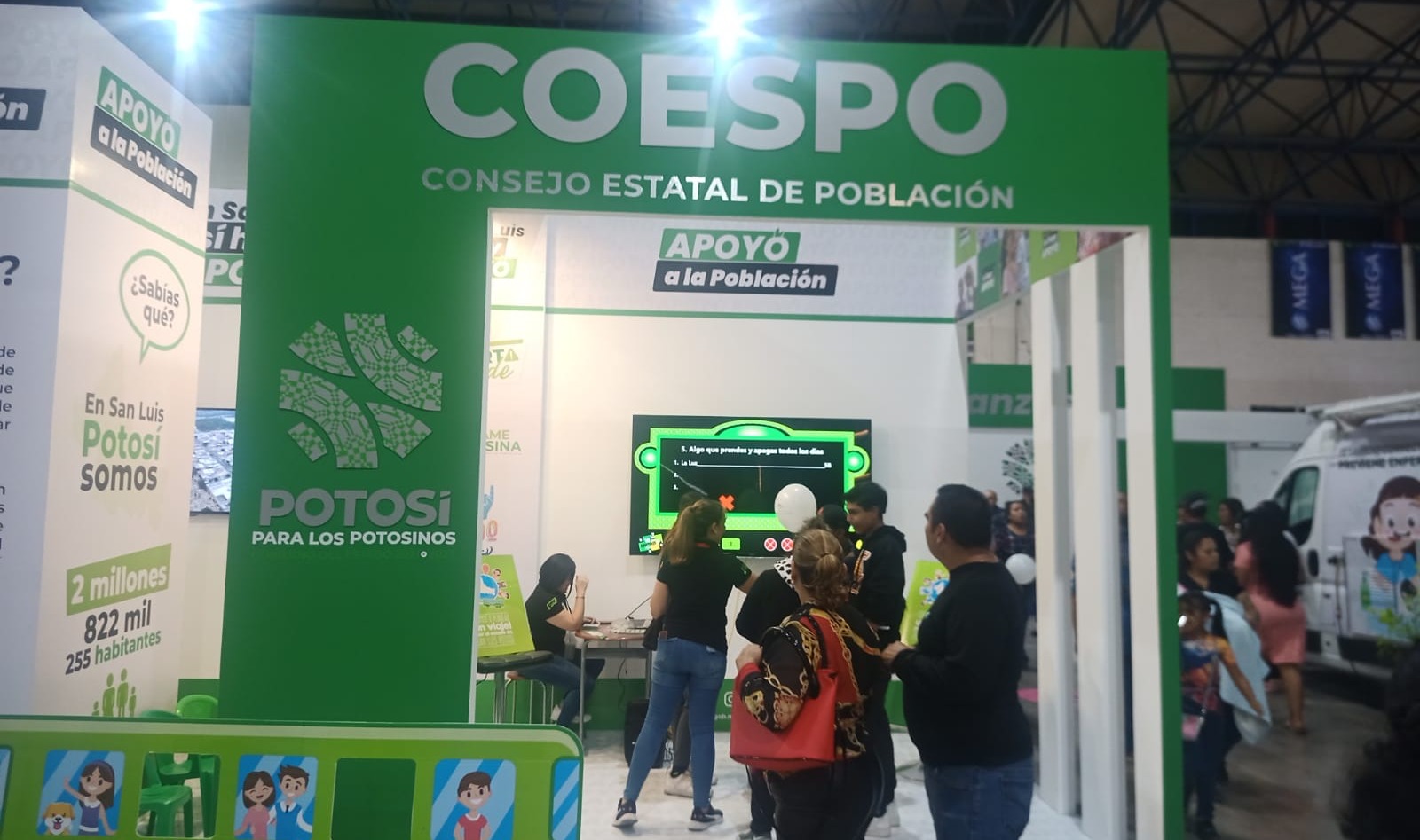 MÓDULO DE COESPO OFRECE INFORMACIÓN A LAS Y LOS VISITANTES EN FENAPO 2023