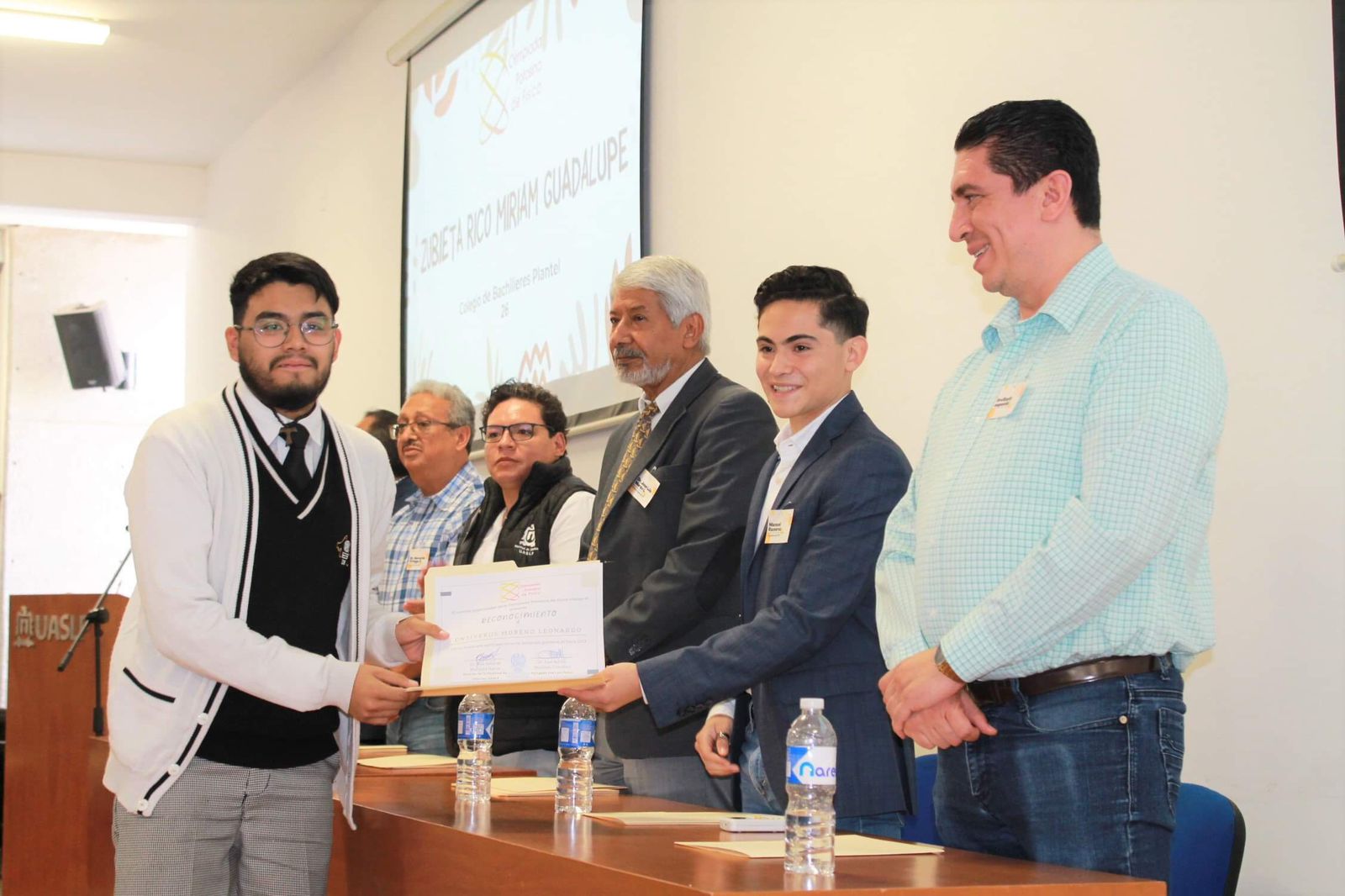 CON APOYO ESTATAL, ESTUDIANTES DE COBACH TRIUNFAN EN OLIMPIADA DE FÍSICA CON APOYO ESTATAL, ESTUDIANTES DE COBACH TRIUNFAN EN OLIMPIADA DE FÍSICA