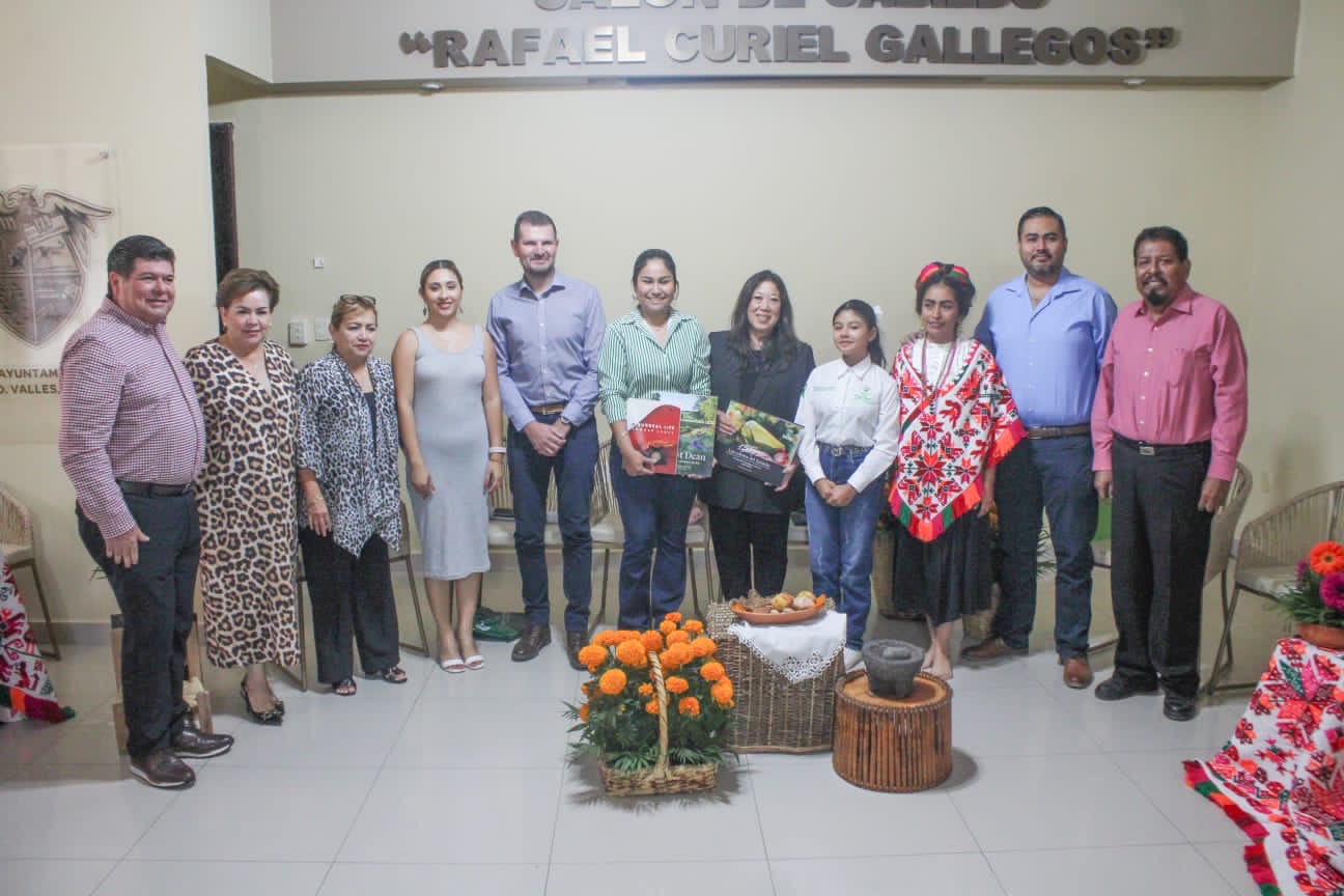 CÁLIDO RECIBIMIENTO BRINDA CIUDAD VALLES A VISITANTES DISTINGUIDOS DE INGLATERRA CÁLIDO RECIBIMIENTO BRINDA CIUDAD VALLES A VISITANTES DISTINGUIDOS DE INGLATERRA