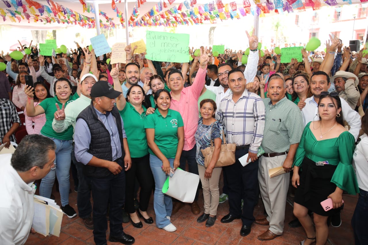 HABITANTES DE ALAQUINES AGRADECEN APOYO DE RICARDO GALLARDO HABITANTES DE ALAQUINES AGRADECEN APOYO DE RICARDO GALLARDO