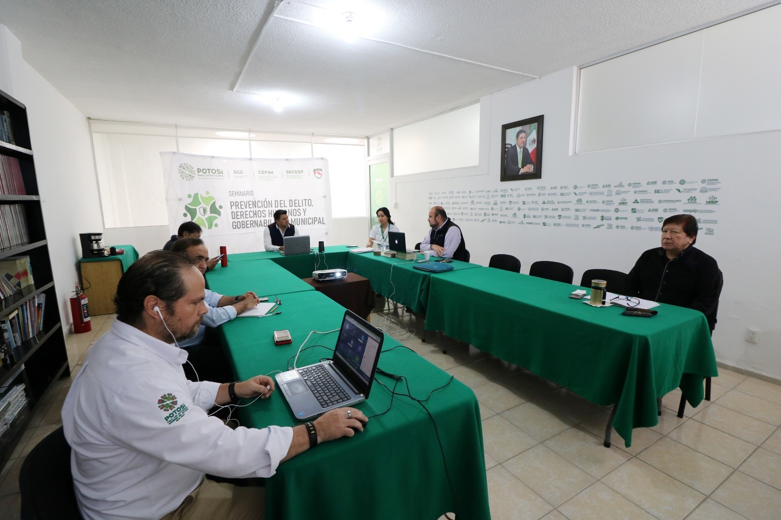 AVANZA ESTADO CON PROFESIONALIZACIÓN A MUNICIPIOS AVANZA ESTADO CON PROFESIONALIZACIÓN A MUNICIPIOS