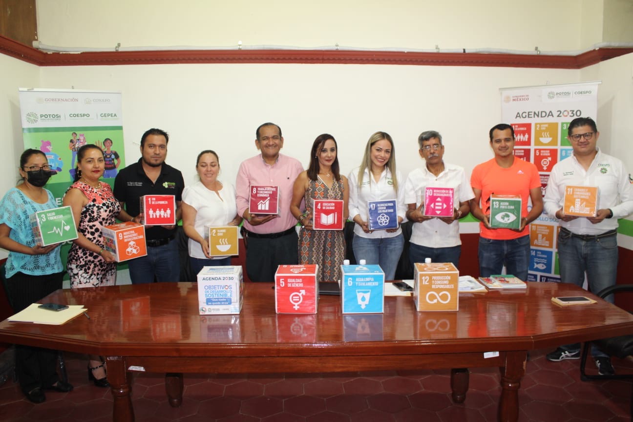 SAN LUIS POTOSÍ DESPEGA EN DESARROLLO SOCIAL Y ECONÓMICO SAN LUIS POTOSÍ DESPEGA EN DESARROLLO SOCIAL Y ECONÓMICO