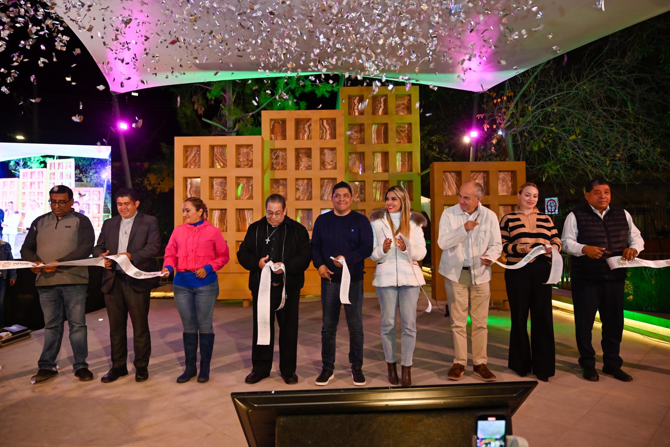 RICARDO GALLARDO INAUGURA RESTAURACIÓN DEL ATRIO DE LA IGLESIA DE TLAXCALA RICARDO GALLARDO INAUGURA RESTAURACIÓN DEL ATRIO DE LA IGLESIA DE TLAXCALA