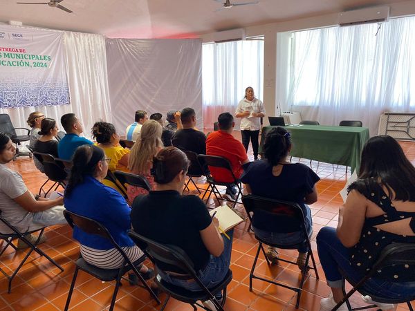 Empleados municipales reciben segundo curso motivacional para mejorar la atención al público