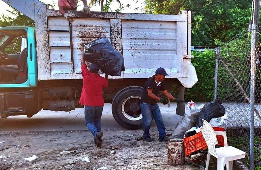 Ayuntamiento realiza descacharrizacion en el Ejido Tazaquil