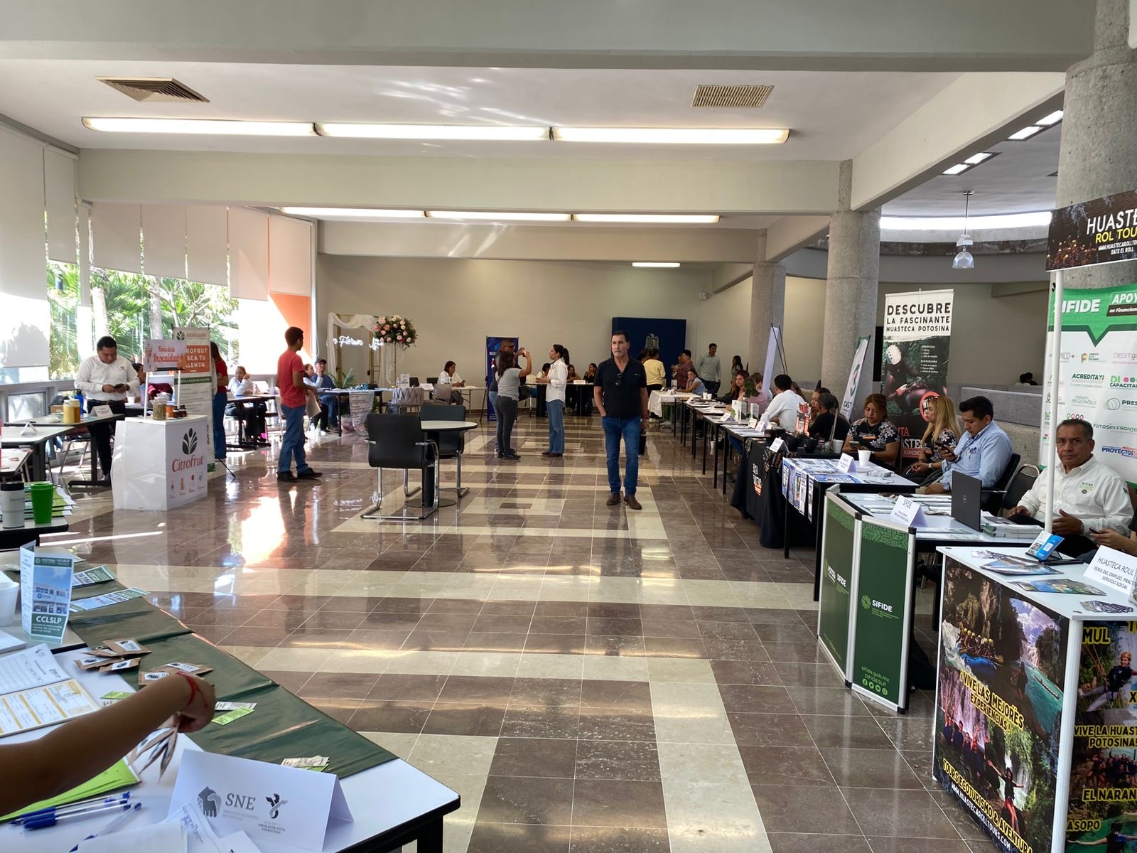 Servicio Nacional del Empleo realiza feria del empleo en colaboración con la UASLP