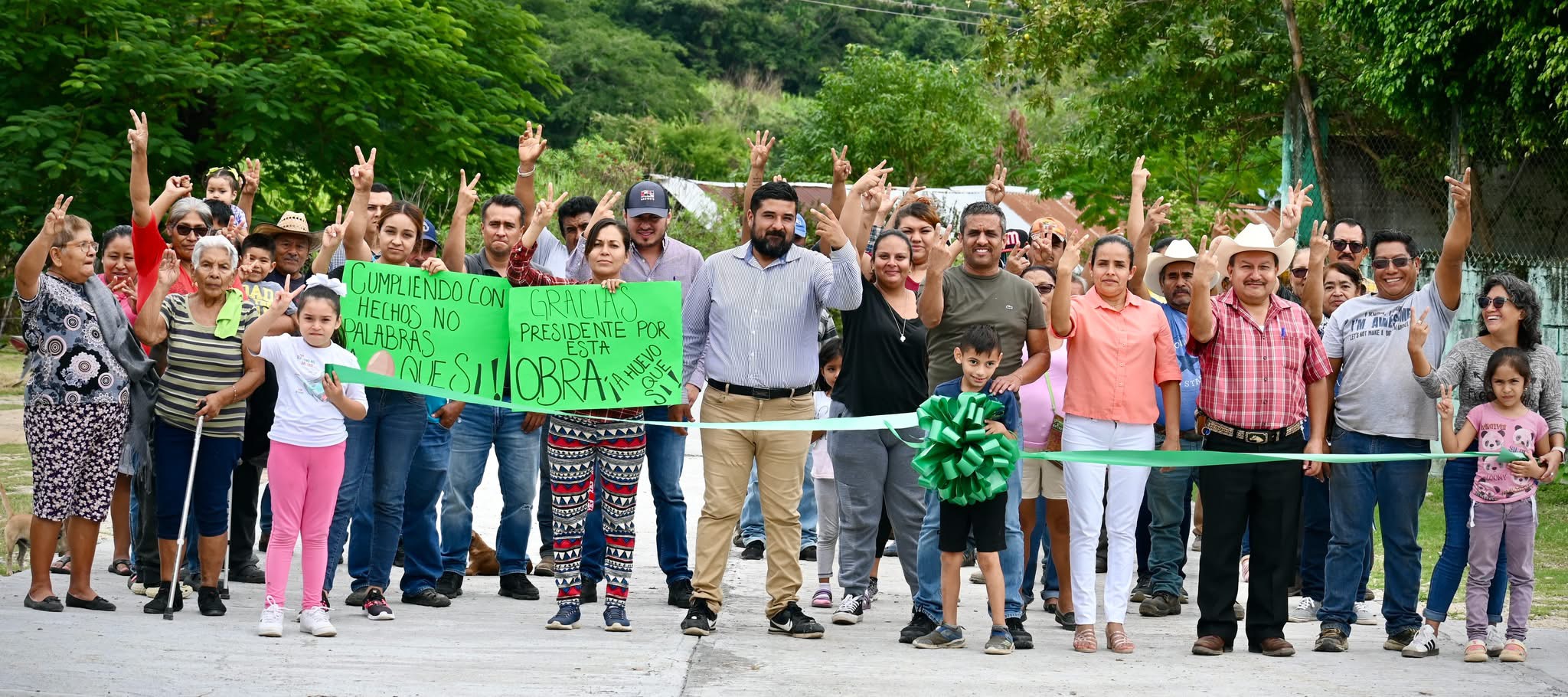 INAUGURAN OBRA DE PAVIMENTACIÓN EN EL HUIZACHE