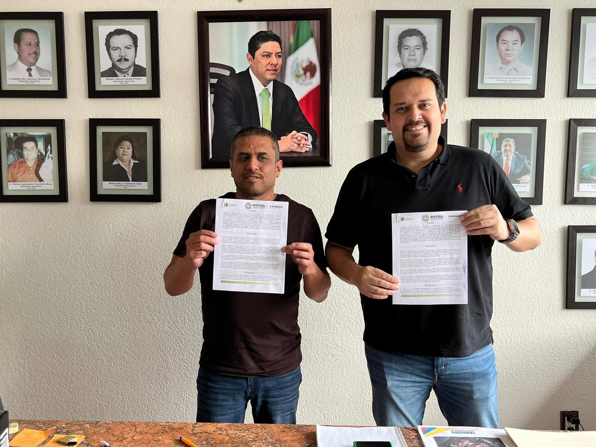 Ayuntamiento y JEC firman convenio para mejorar caminos interestatales en Tamasopo