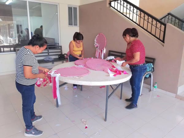 Avanzan preparativos para el Día del Amor y la Amistad en la Plaza Principal