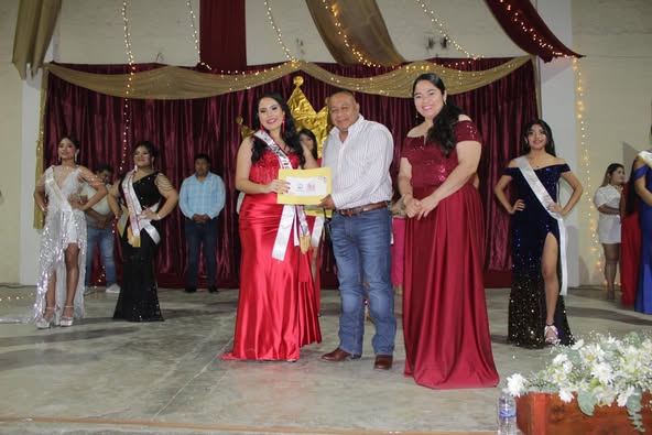 STEPHANIA SALAZAR, REINA DE HUICHIHUAYÁN 2025 STEPHANIA SALAZAR, REINA DE HUICHIHUAYÁN 2025