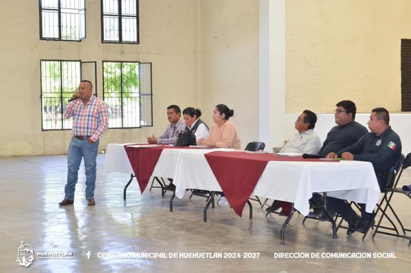 Ayuntamiento realiza segunda reunión de Comerciantes en la Delegación de Huichihuayan Ayuntamiento realiza segunda reunión de Comerciantes en la Delegación de Huichihuayan