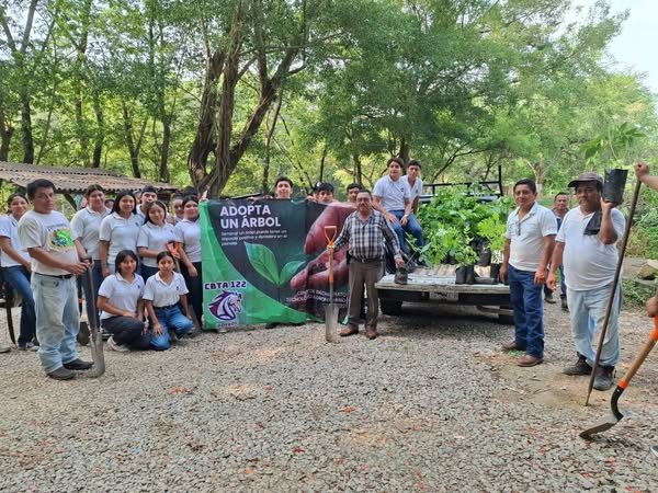 CBTA 122 DE JALPILLA, AXTLA, DONA 100 ARBOLITOS EN CONMEMORACIÓN DEL DÍA DEL MEDIO AMBIENTE CBTA 122 DE JALPILLA, AXTLA, DONA 100 ARBOLITOS EN CONMEMORACIÓN DEL DÍA DEL MEDIO AMBIENTE