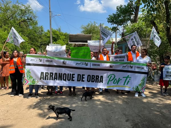 Autoridades y habitantes de Capuchinas agradecen al Presidente Municipal por la obra Autoridades y habitantes de Capuchinas agradecen al Presidente Municipal por la obra