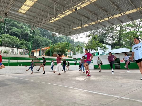DIF Municipal promueve clases de danza folclórica en la localidad de Tamapatz DIF Municipal promueve clases de danza folclórica en la localidad de Tamapatz