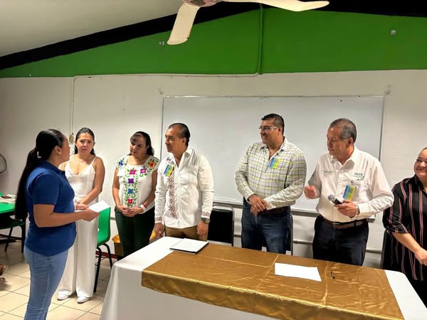 ALCALDE DE AQUISMÓN PARTICIPA EN REUNIÓN DE CONSEJO TÉCNICO PEDAGÓGICO REGIONAL ALCALDE DE AQUISMÓN PARTICIPA EN REUNIÓN DE CONSEJO TÉCNICO PEDAGÓGICO REGIONAL