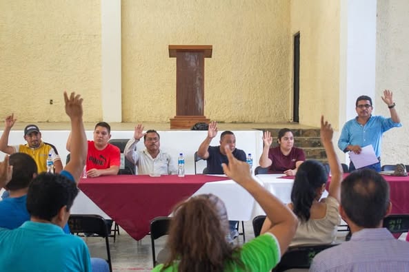 Presidente Municipal se reúne con Transportistas Presidente Municipal se reúne con Transportistas